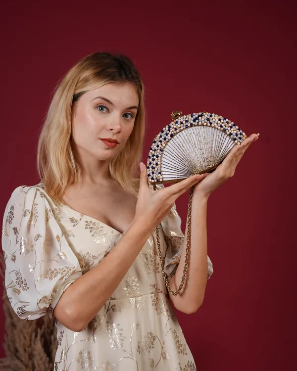 Oceara_Fan_Beaded_Clutch